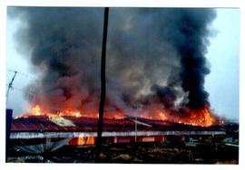 Foto 30 Api Membesar Menghanguskan Pusat Pertokoan Pasar Atas