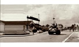 Pasukan Tank memasuki Kota Bukittinggi