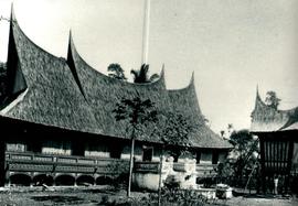 Rumah Adat Tuan Kapau di Fort De Kock Bukittinggi
