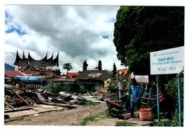 Foto 18 Pembongkaran Kawasan Pemukiman Penduduk dan sekitarnya