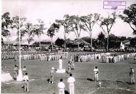Pegawai ikut Hikmat Memperingati 1 Tahun Dewan Banteng di Lapangan Kantin Bukittinggi Tahun 1957