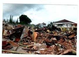 Foto 15 Kondisi Kawasan Stasiun setelah pembongkaran Toko, Bangunan dan Pemukiman Penduduk