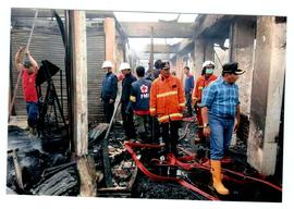 Foto 43 Walikota Bukittinggi M.Ramlan Nurmatias Meninjau Lokasi Kebakaran