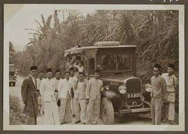 Bus Jurusan Bukittinggi-Maninjau Tahun 1935