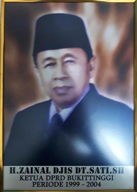 H. Zainal Djis Dt. Sati, SH. Ketua DPRD Kota Bukittinggi periode 1999-2004